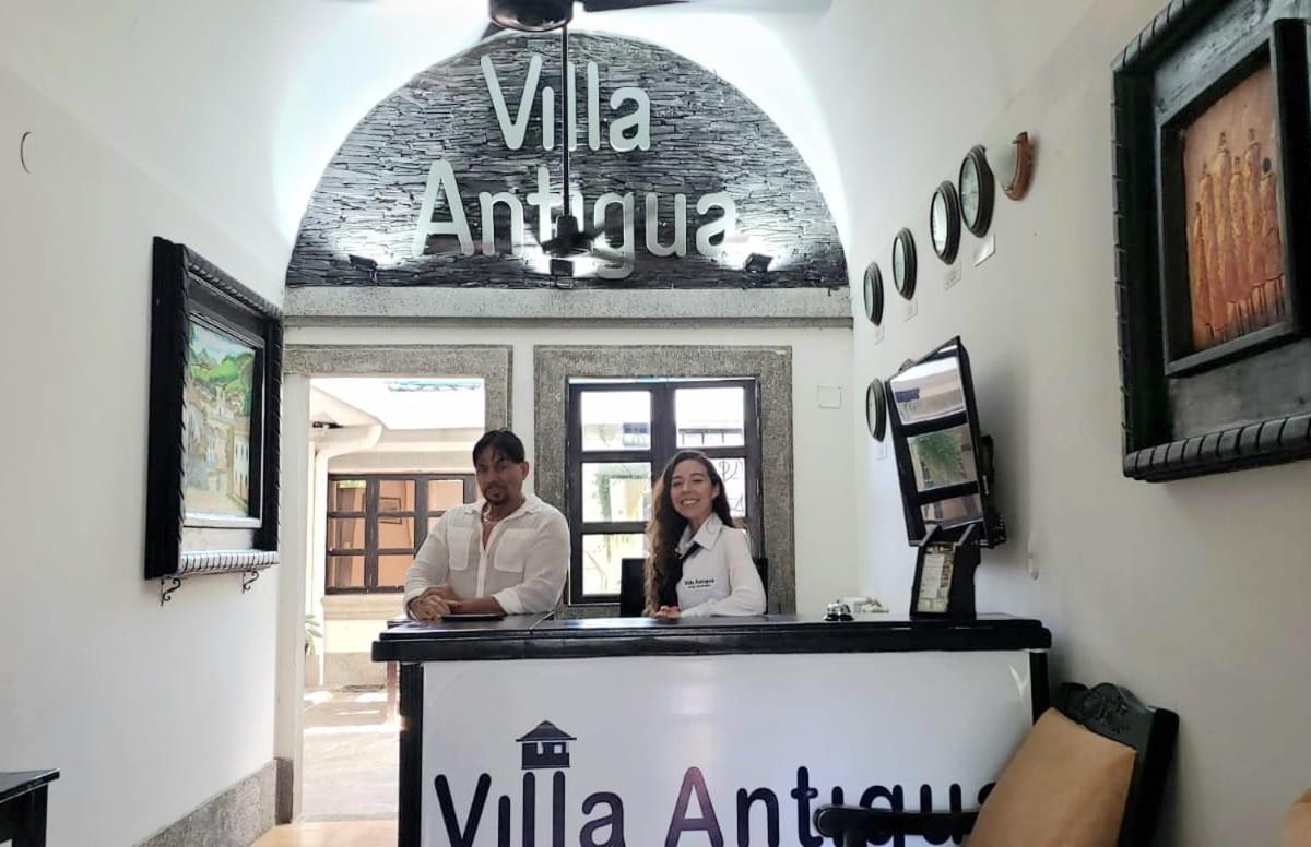 Antigua * San Salvador